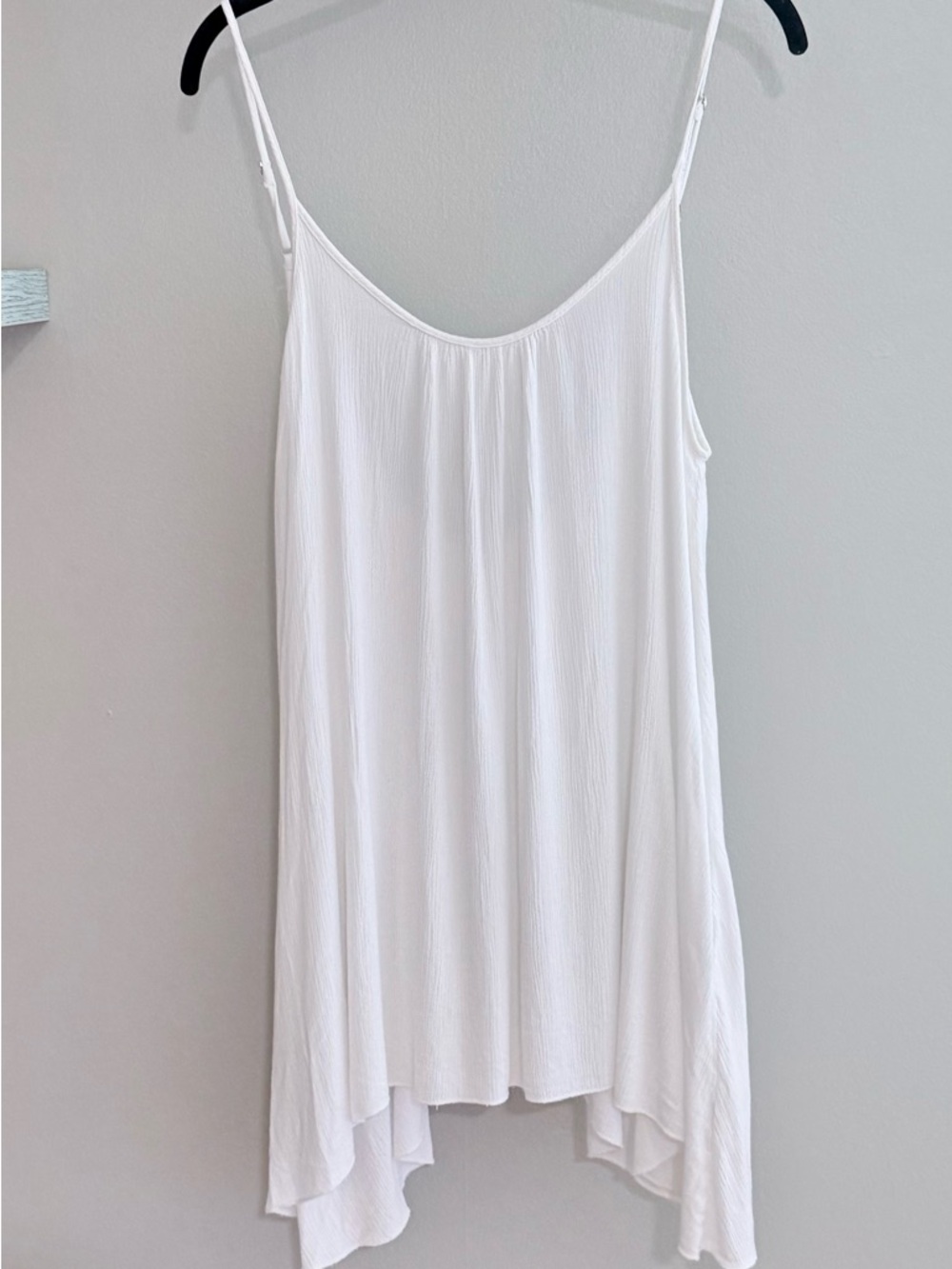 Flowy White Spaghetti Strap Tank Top with Mini Pockets Boho Resort Style